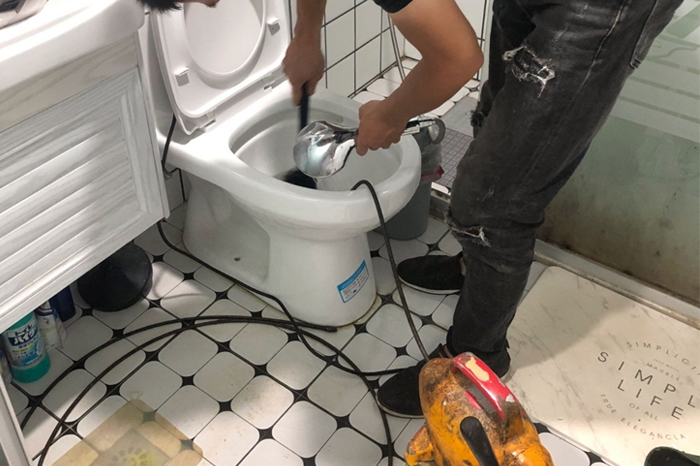 岳口镇疏通下水道